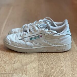 Reebok The Athlete’s Shoe - Size 9